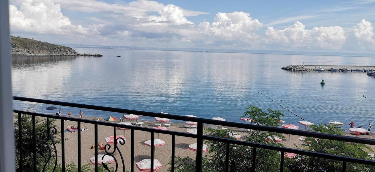 Villa Lazuren Bryag Chernomorets Exterior photo