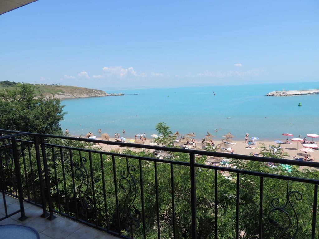 Villa Lazuren Bryag Chernomorets Exterior photo
